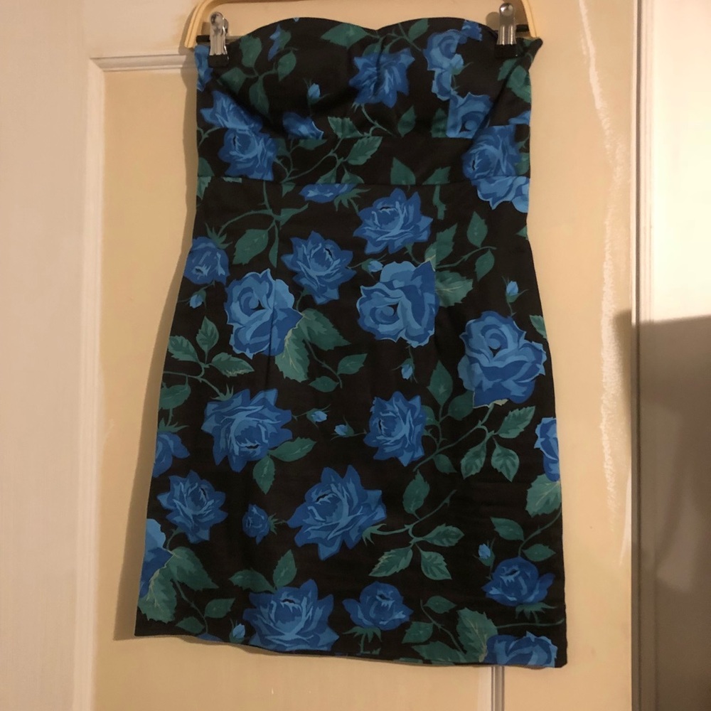 Strapless dress